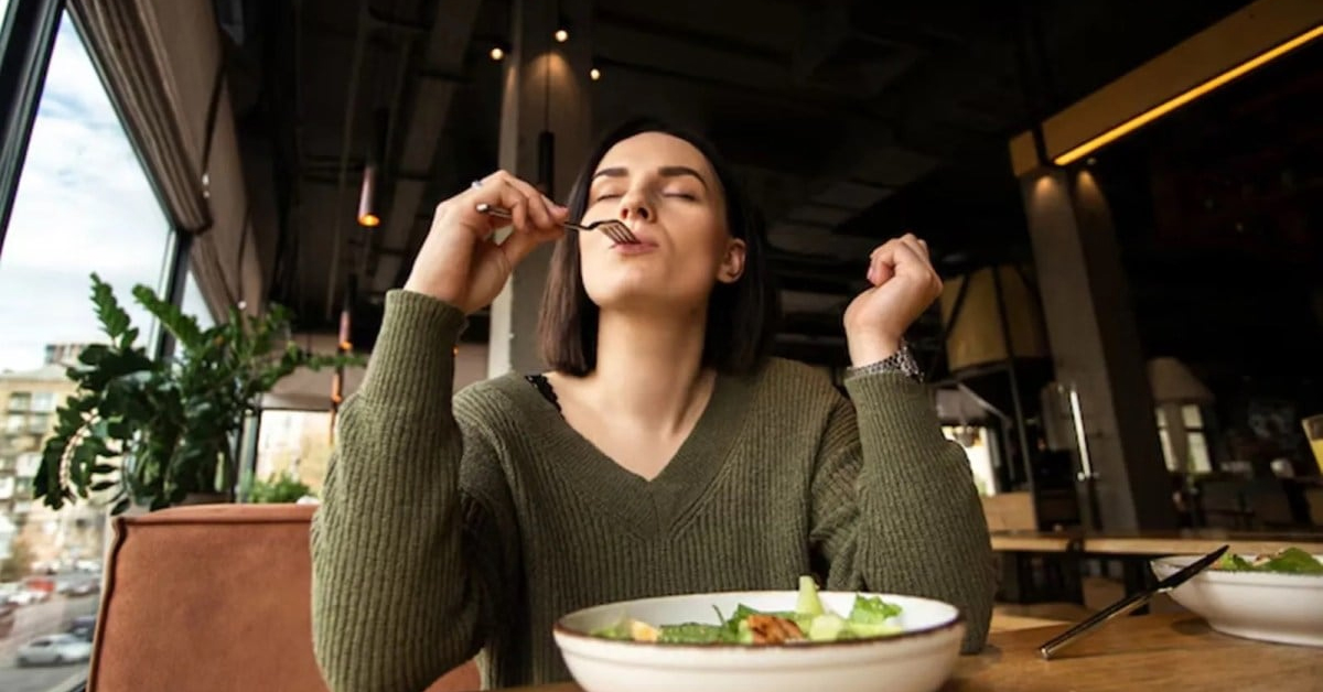 Mindful Eating: The Psychological Strategy to End Emotional Binging